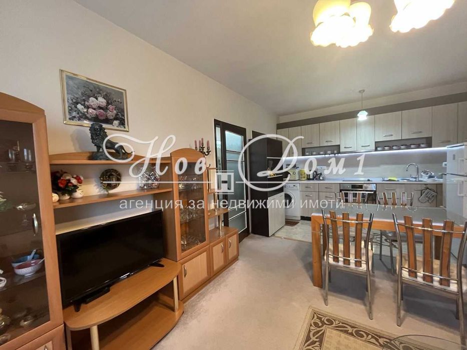 Дава се под наем Двустаен апартамент в Варна, Левски - 65 кв.м за 561 € - Снимка #3