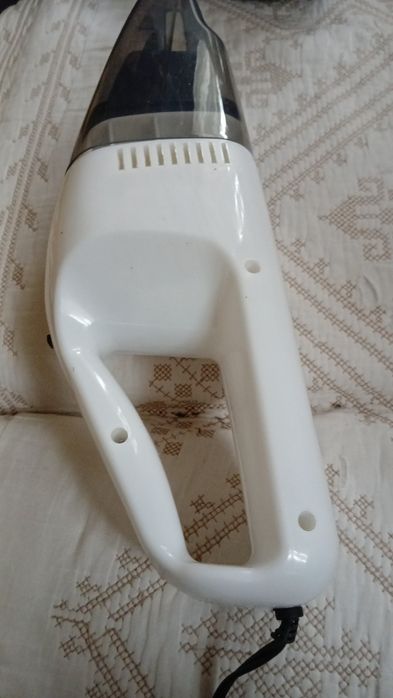 Автомобильный пылесос