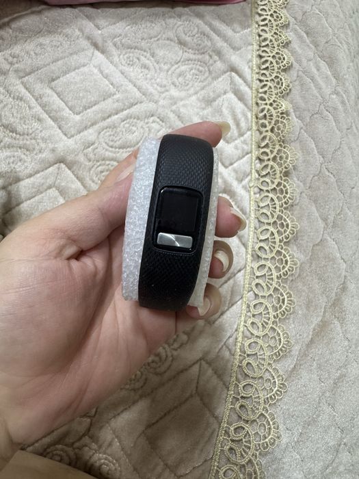 Часы Garmin vivofit 4