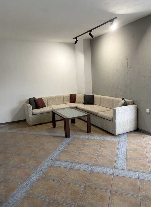 Продава се Тристаен апартамент в Пловдив, Кършияка - 70 кв.м за 984 €/кв.м - Снимка #1