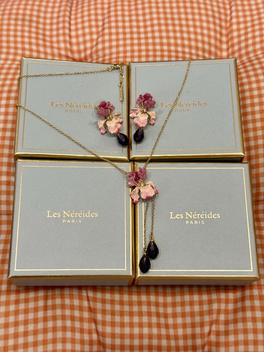 Клипсы и колье Les Nereides