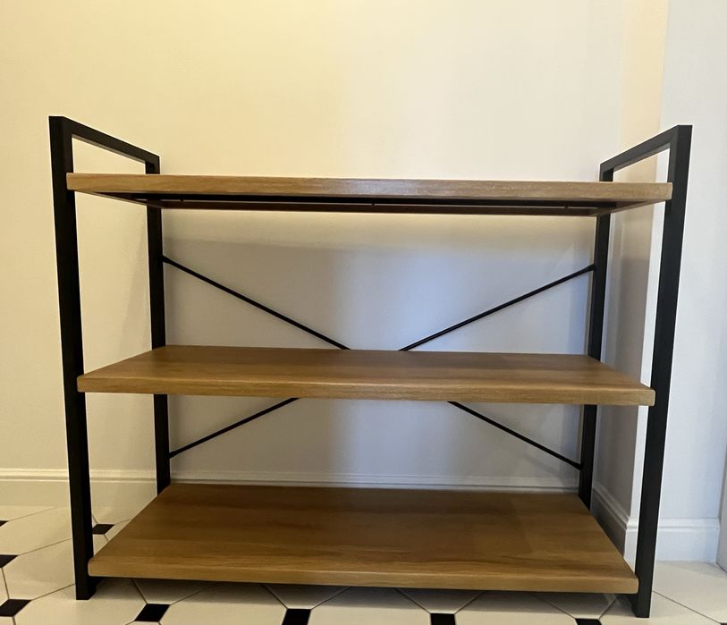 Comoda cadru metalic