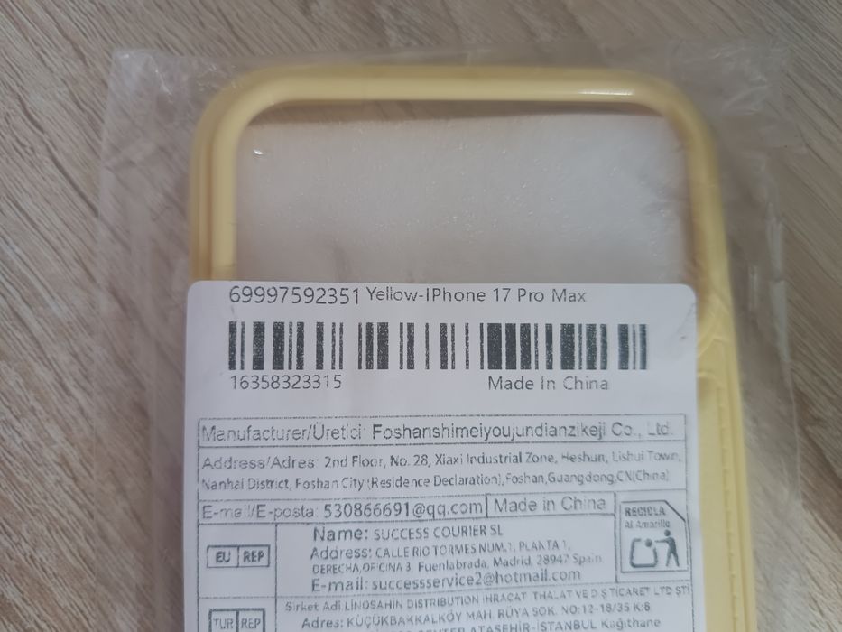 Продам 2 чехла на айфон