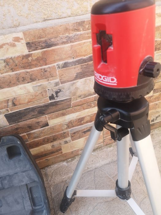 Ridgid micro CL100 Oбхват 30м Триножник