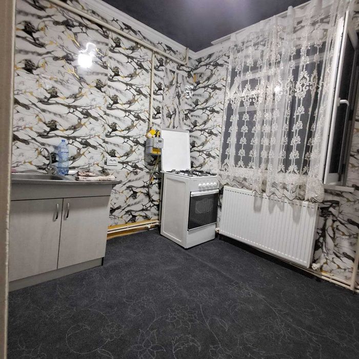 Йулнинг буйида 1 хонали евро ремонт квартира сотилади