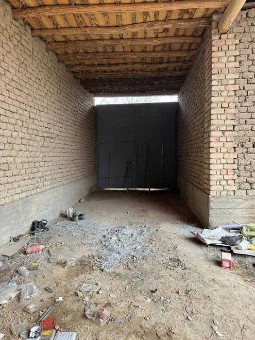 Uy sotiladi (10 sotix)