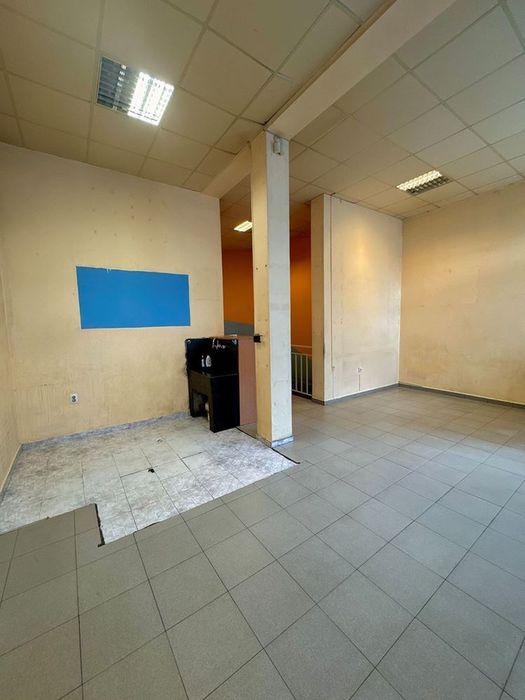 Магазин 72 кв.м до Хотел Плиска – 7 м витрина, 2 нива, топ видимос
