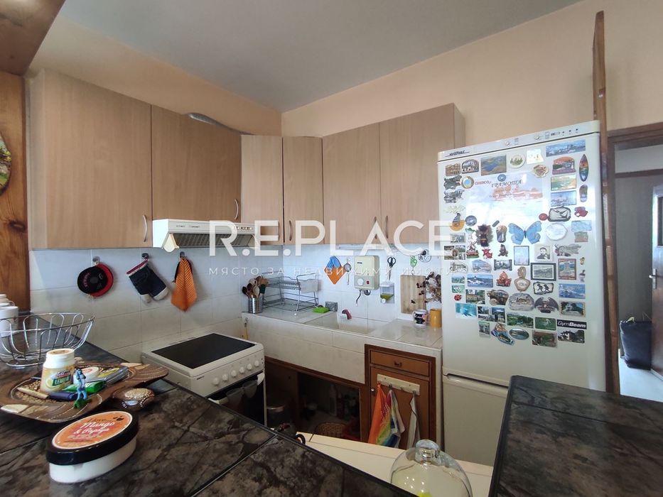 Продава се Тристаен апартамент в Варна, Младост 2 - 70 кв.м за 2358 €/кв.м - Снимка #2