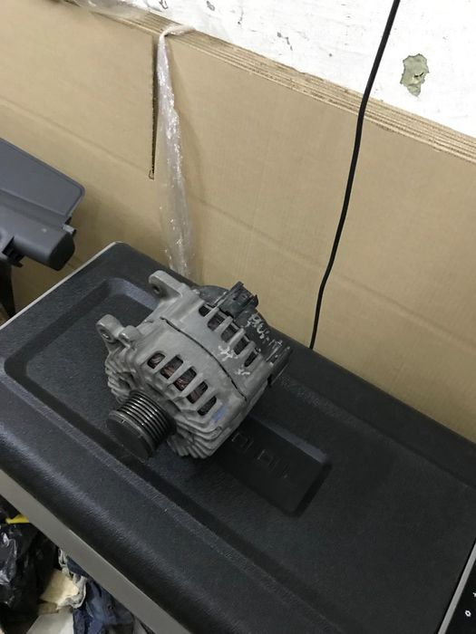 Генератор Valeo б/у