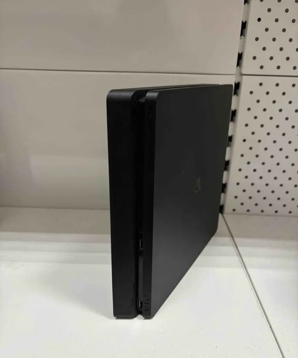Продаеца    PlayStation 4 slim