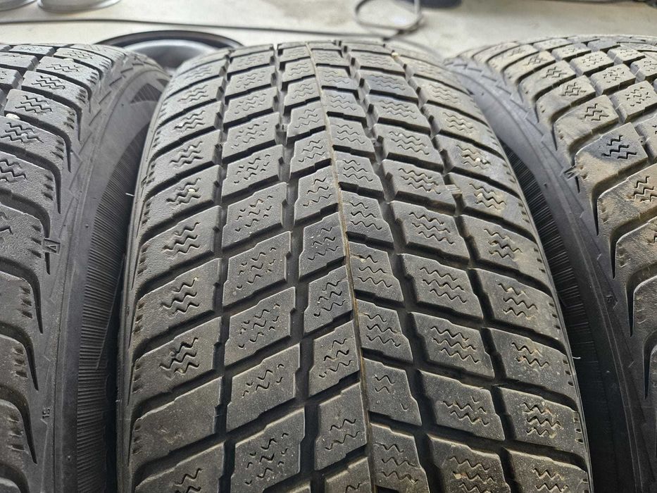 Set 4 Anvelope IARNA 235.55.18 "Nexen" ; stare buna
