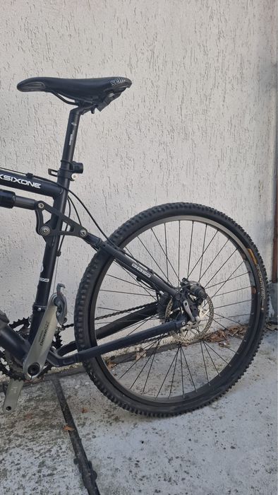Bicicleta MTB full suspension