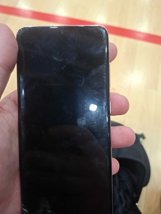 Samsung s20 работи...