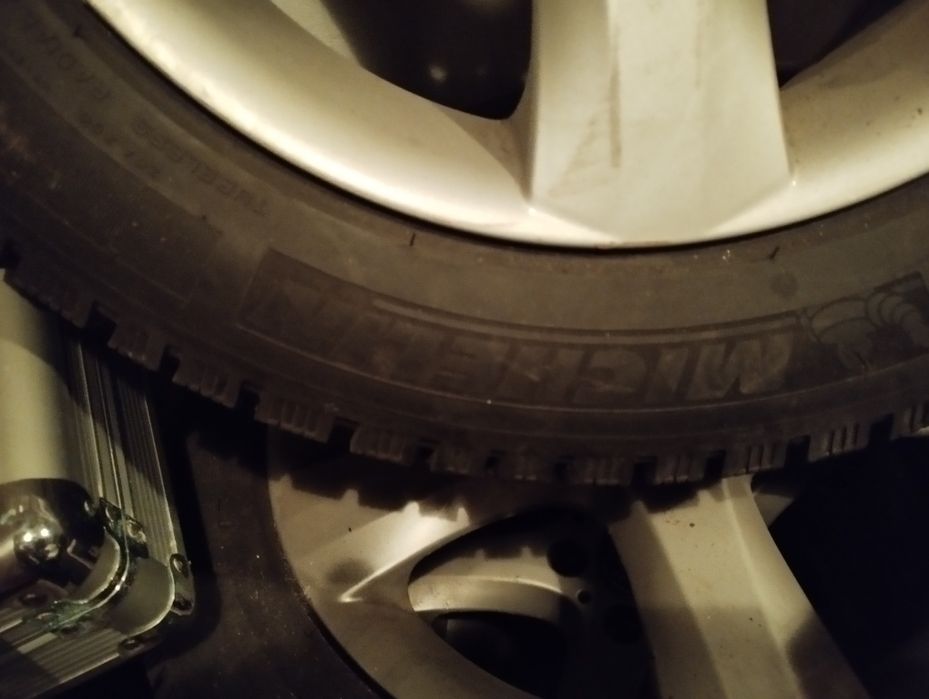 Резина зимняя с дисками BMW