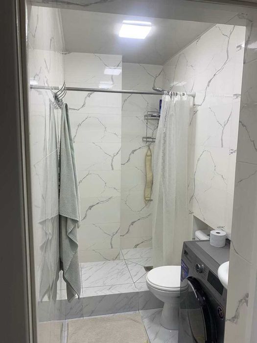 Современный коттедж с евроремонтом и обстановкой на Саракульке.