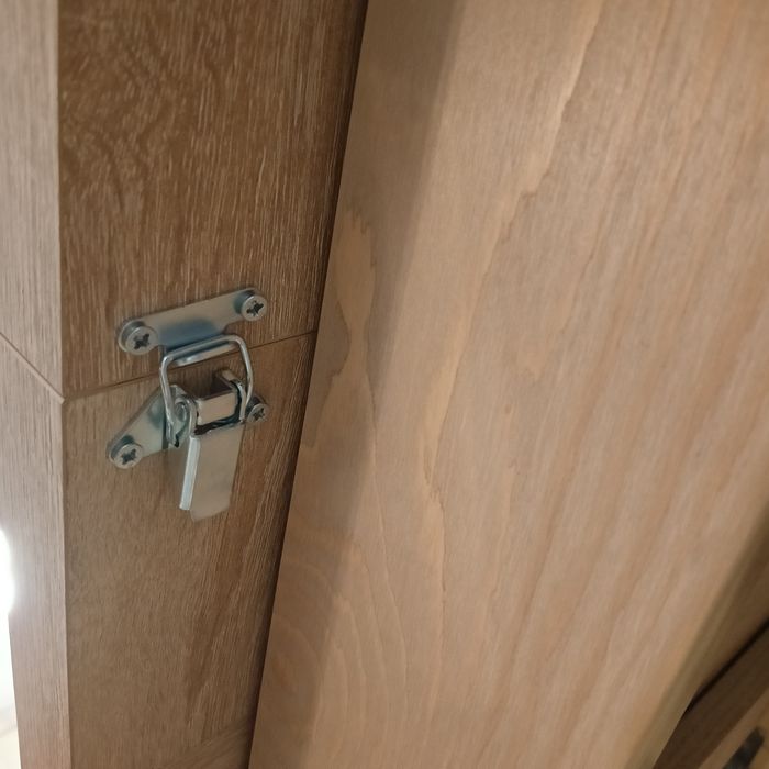 Масивна разтегателна маса