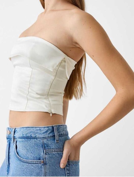 Дамски топ Bershka, размер М, чисто нов