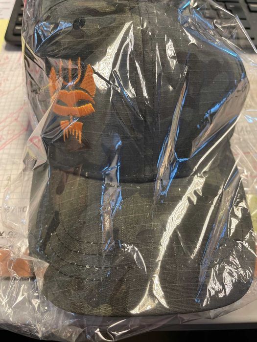 Бейзболна шапка с лого