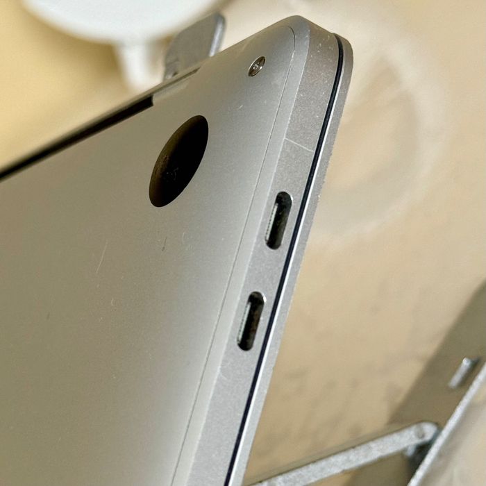  MacBook Pro M1 256 GB