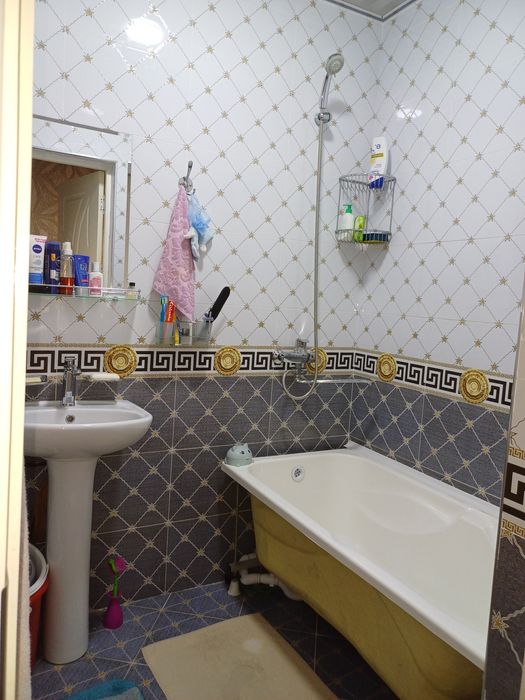 Yashnabotda uy sotiladi