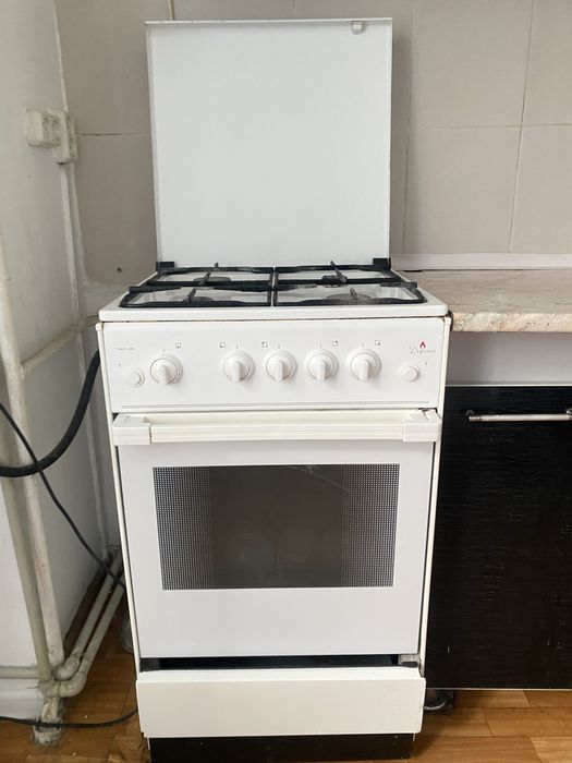 Продам газовую плиту