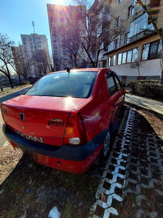 Vând Dacia Logan
