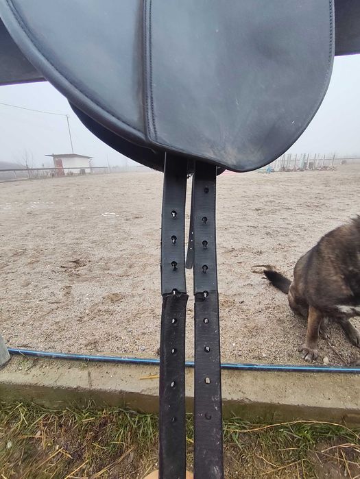 Седло за обездка