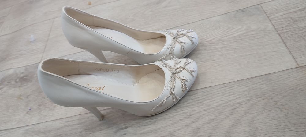 Продаю обувь туфли