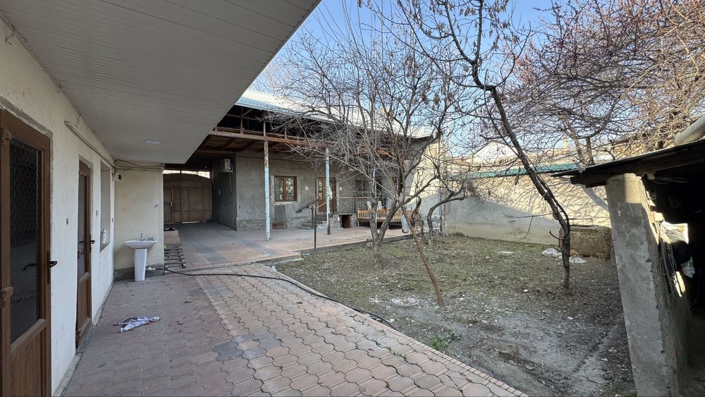 Hovli uy sotiladi 4 sotix