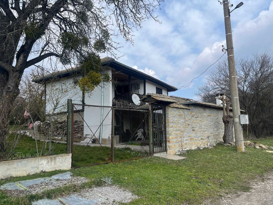 Продава се Къща в с. Берковски, Област Търговище - 120 кв.м за 270 €/кв.м - Снимка #2