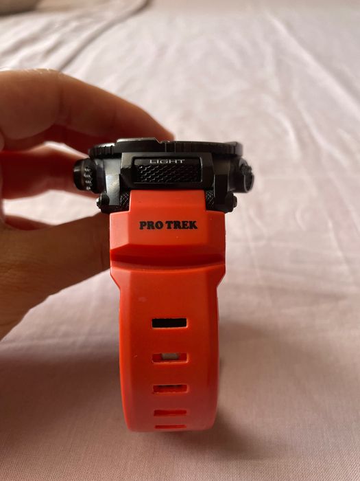 Продавам Casio Pro Trek модел PRW-3500Y