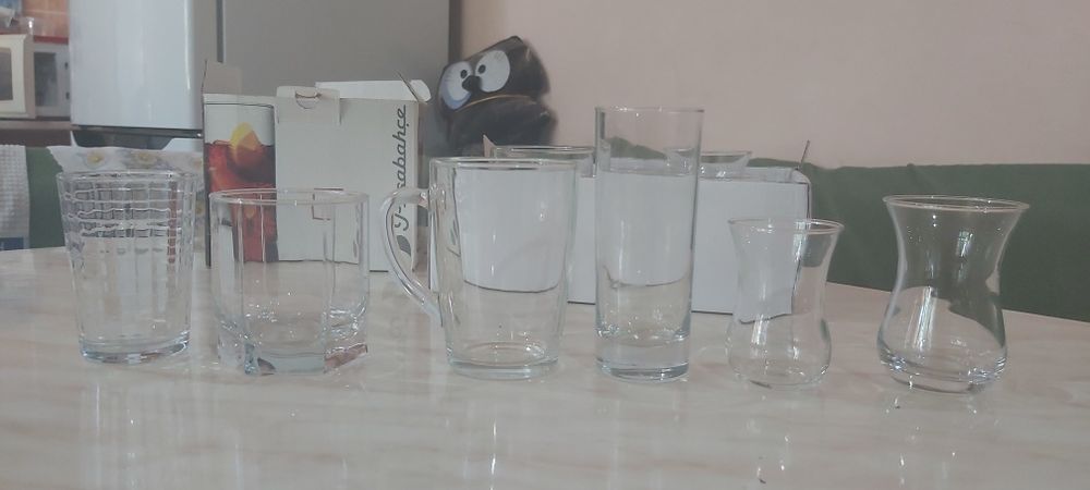 Продаётся много посуды.