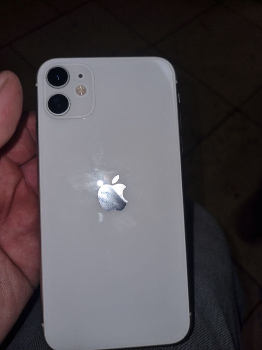 Продам айфон  11
