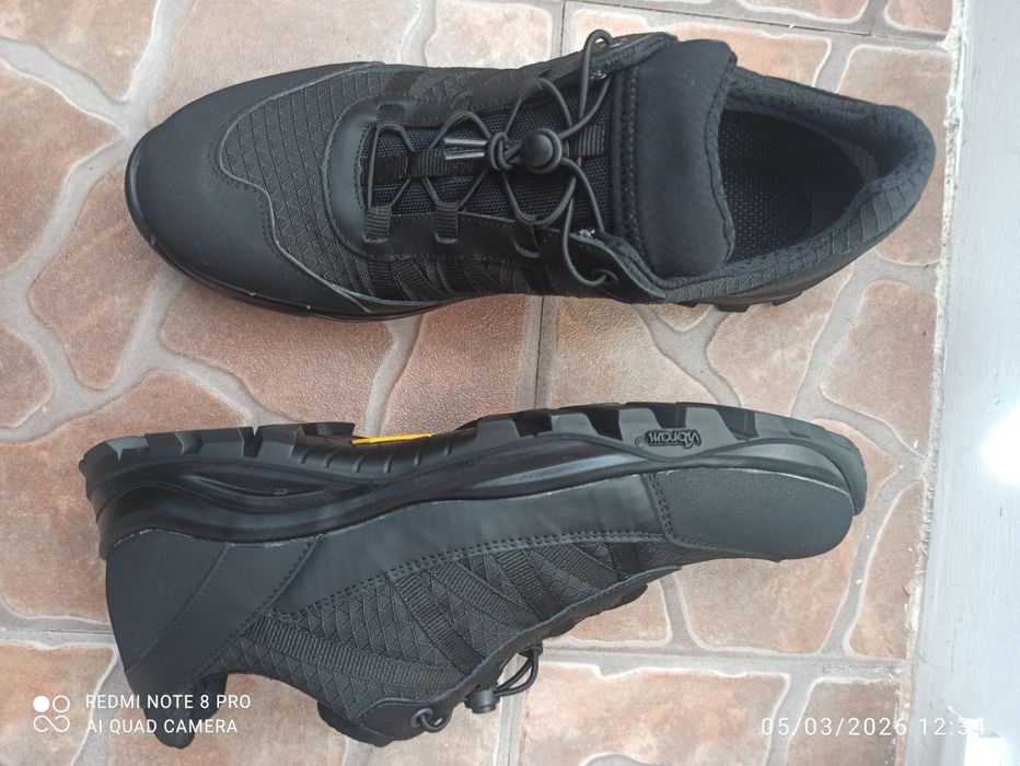 Papuci tactici Vibram mărimea 45