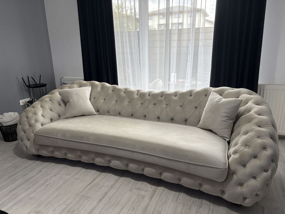 Vand canapea Chesterfield fixa /  alb perlat