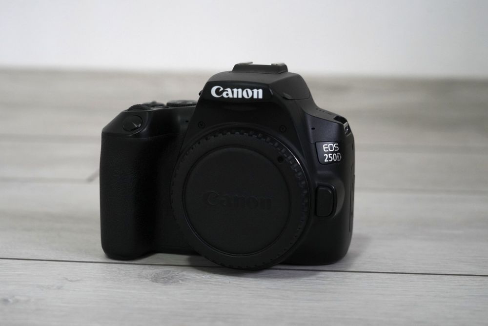 Canon 250d + китов обектив