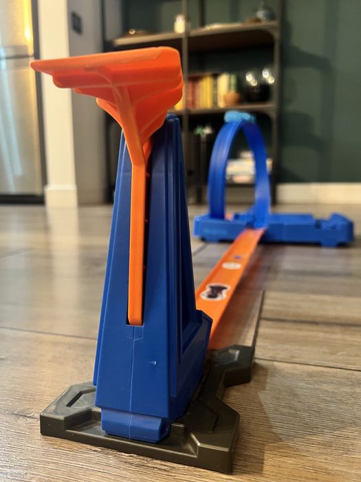 Трасса Hot Wheels