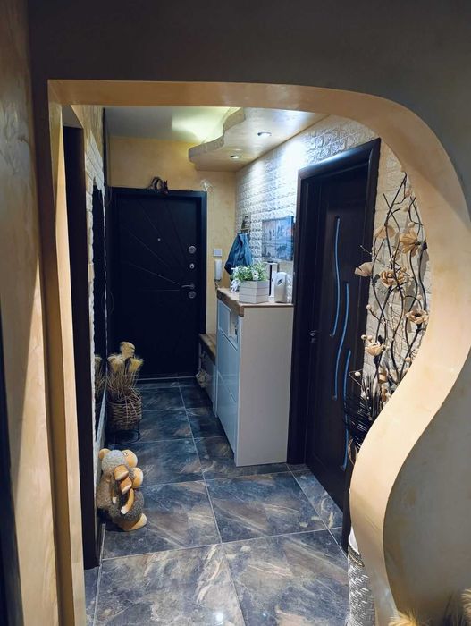 Продава се Четиристаен апартамент в Варна, Владислав Варненчик - 96 кв.м за 1719 €/кв.м - Снимка #9