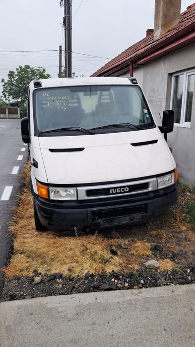 Vand sau dezmembrez iveco