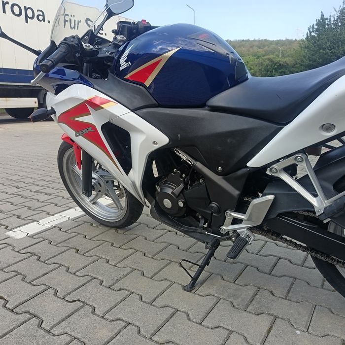 Honda cbr 250 R.