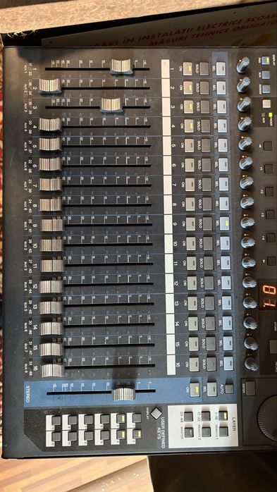Mixer Digital Yamaha DM1000