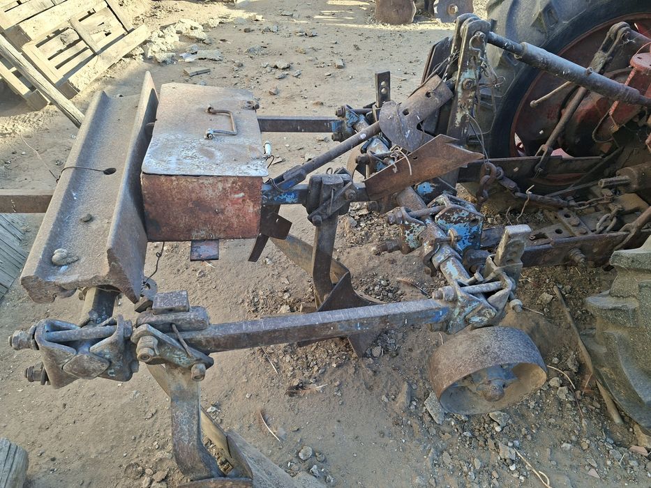 De vanzare Tractor 445