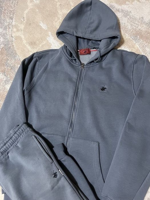 Продаётся новый  тёплый спортивный костюм ХL