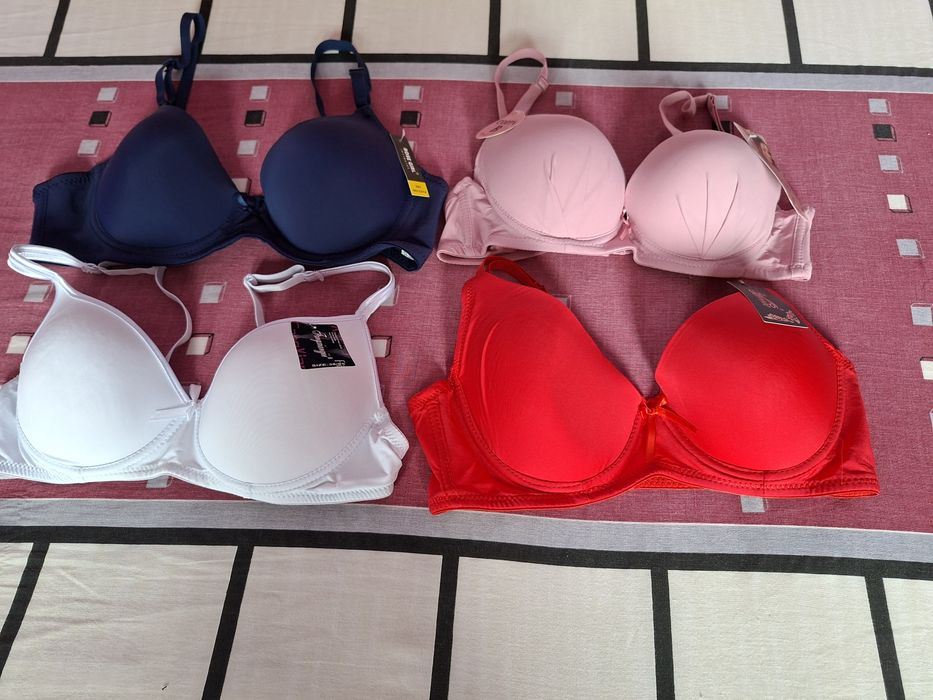 Vând Lot Sutiene diferite Mărimi Noi