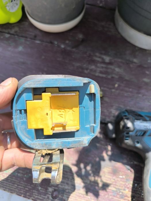 Vând /schimb Filetanta Makita fara baterii