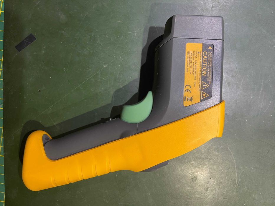 FLUKE 561 цифров термометър