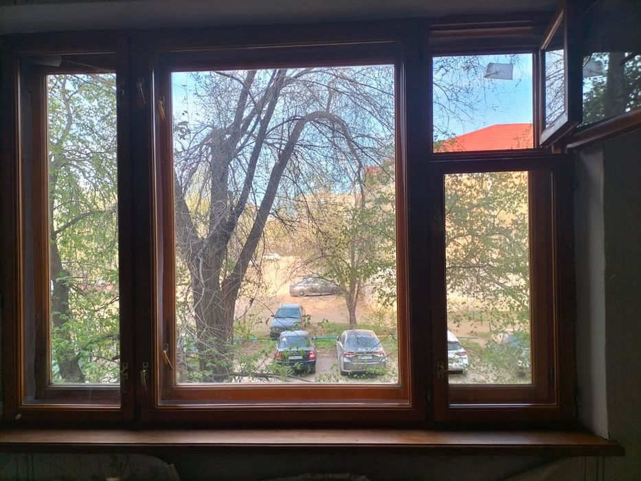 Оконные рамы со стеклами