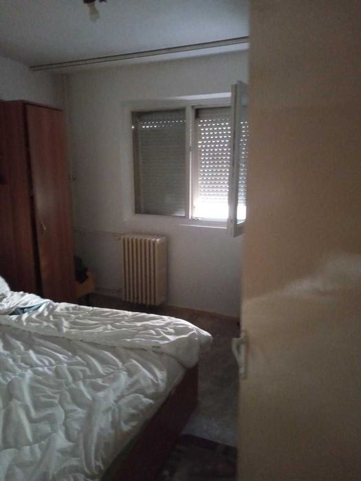 Particular vand apartament 4 camere in Rovine