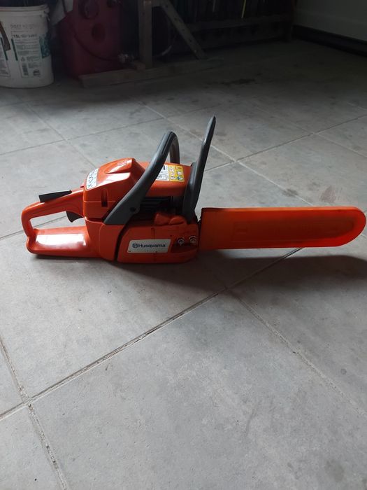 Vând husqvarna  120 mark ll