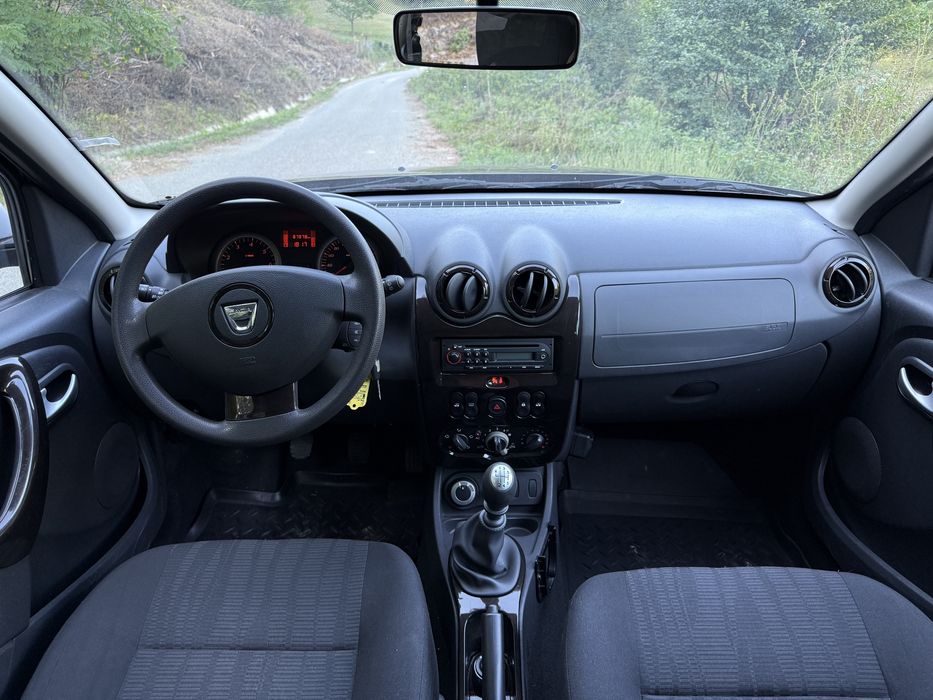 Vând Dacia Duster 4x4